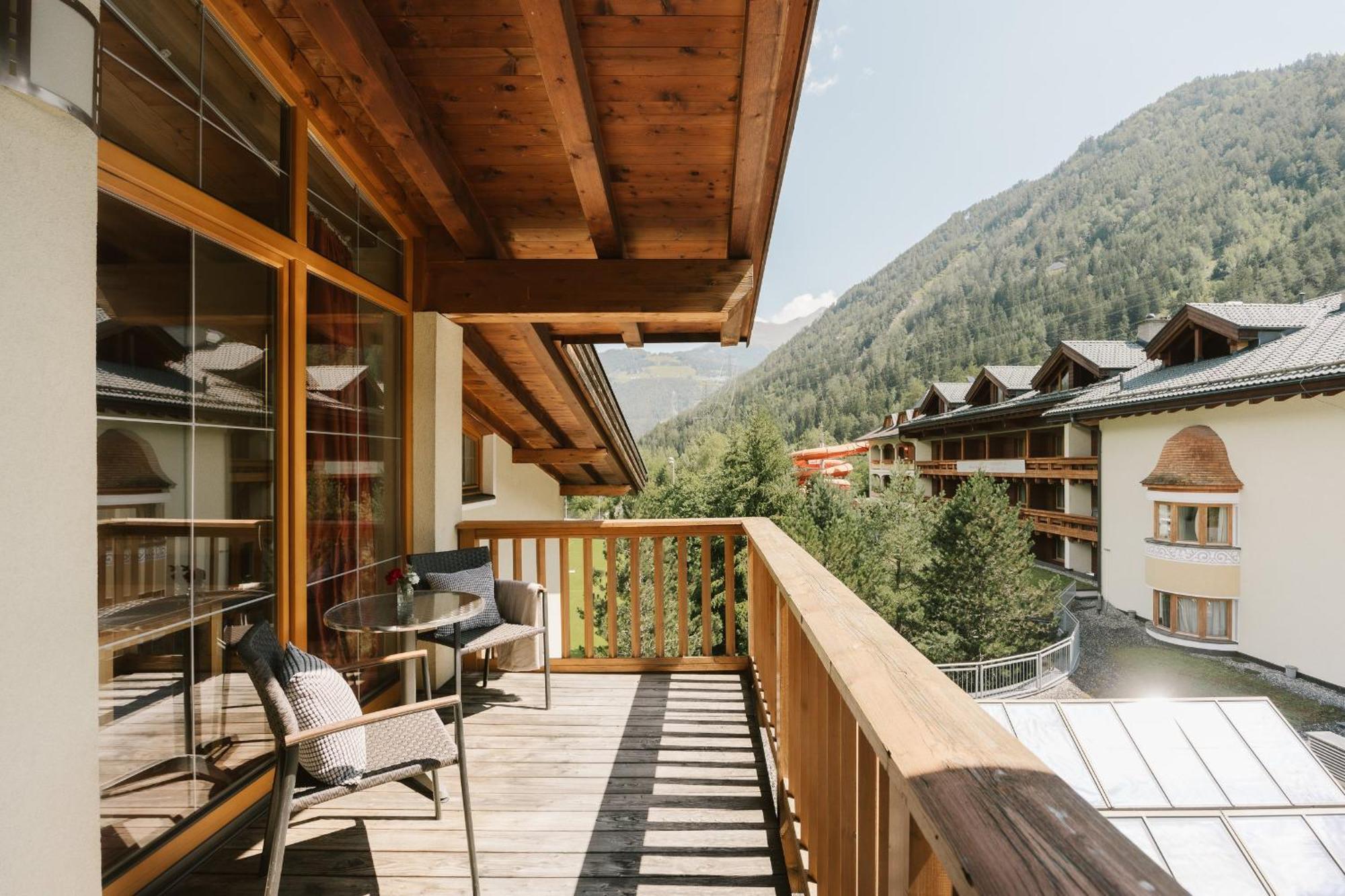 Neueroeffnung Miaflor Familien- & Aktivresort Ried im Oberinntal Oda fotoğraf