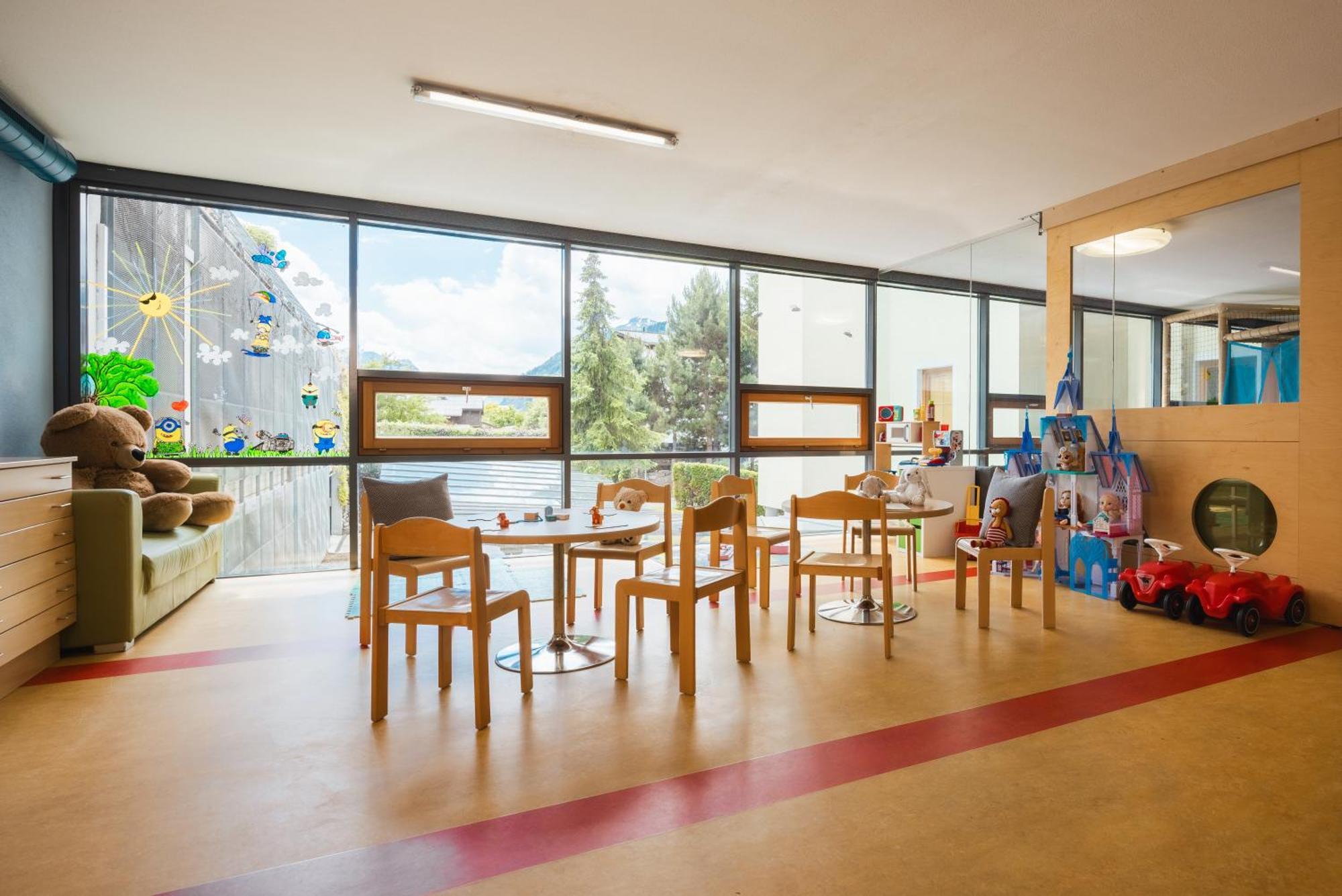 Neueroeffnung Miaflor Familien- & Aktivresort Ried im Oberinntal Dış mekan fotoğraf