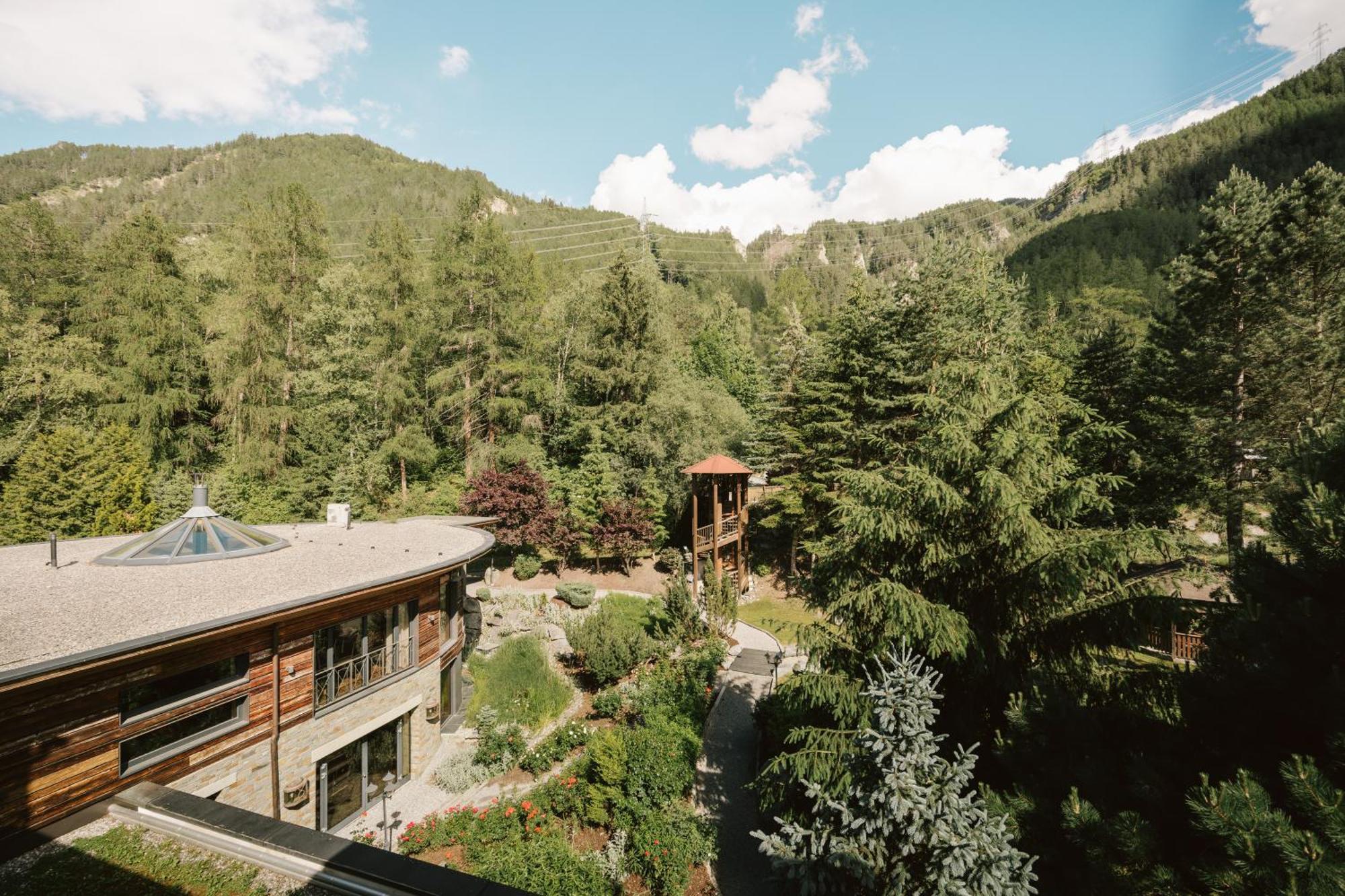 Neueroeffnung Miaflor Familien- & Aktivresort Ried im Oberinntal Dış mekan fotoğraf