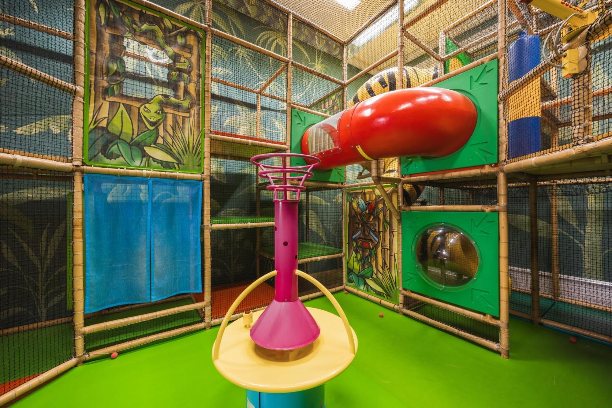 Neueroeffnung Miaflor Familien- & Aktivresort Ried im Oberinntal Dış mekan fotoğraf