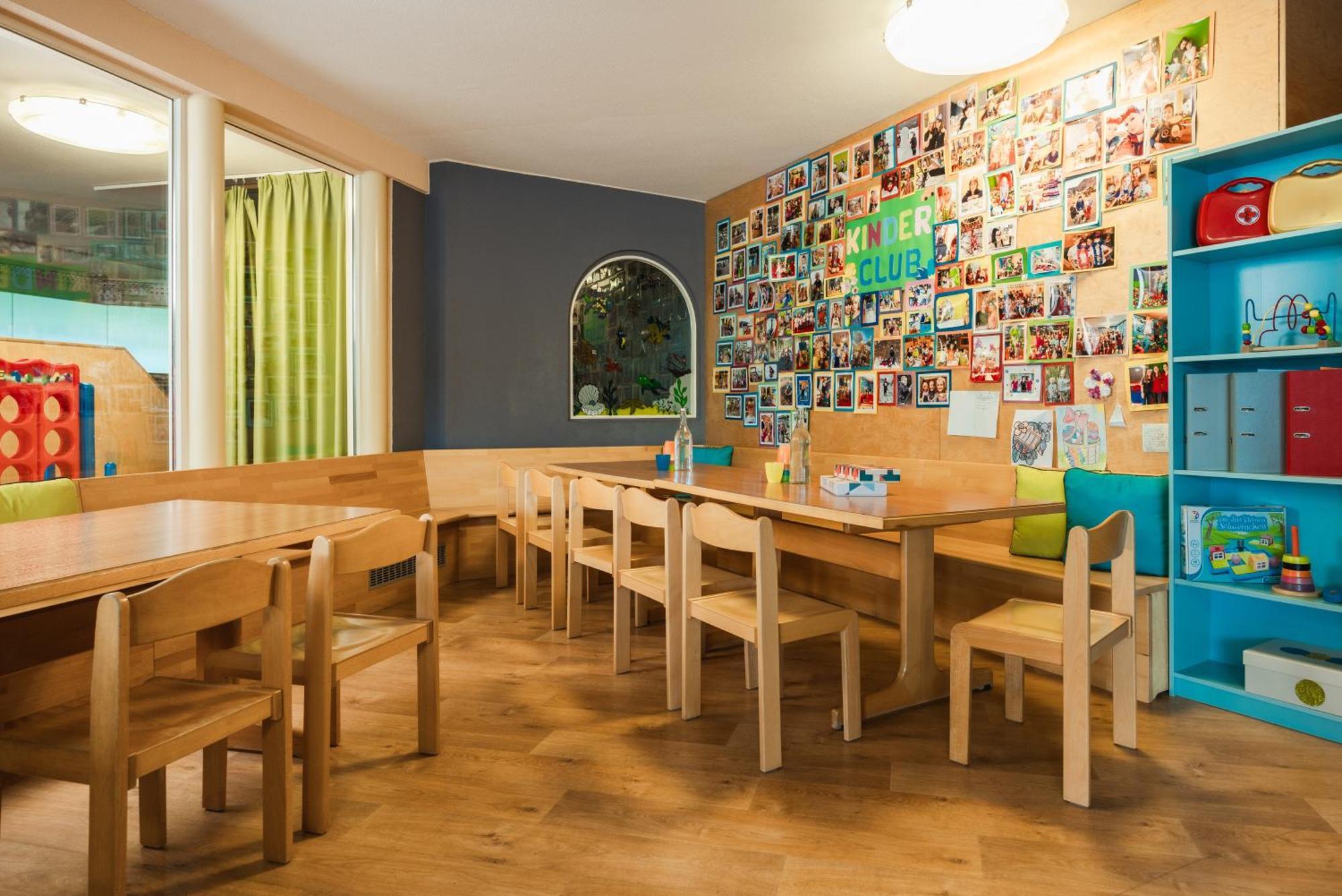 Neueroeffnung Miaflor Familien- & Aktivresort Ried im Oberinntal Dış mekan fotoğraf