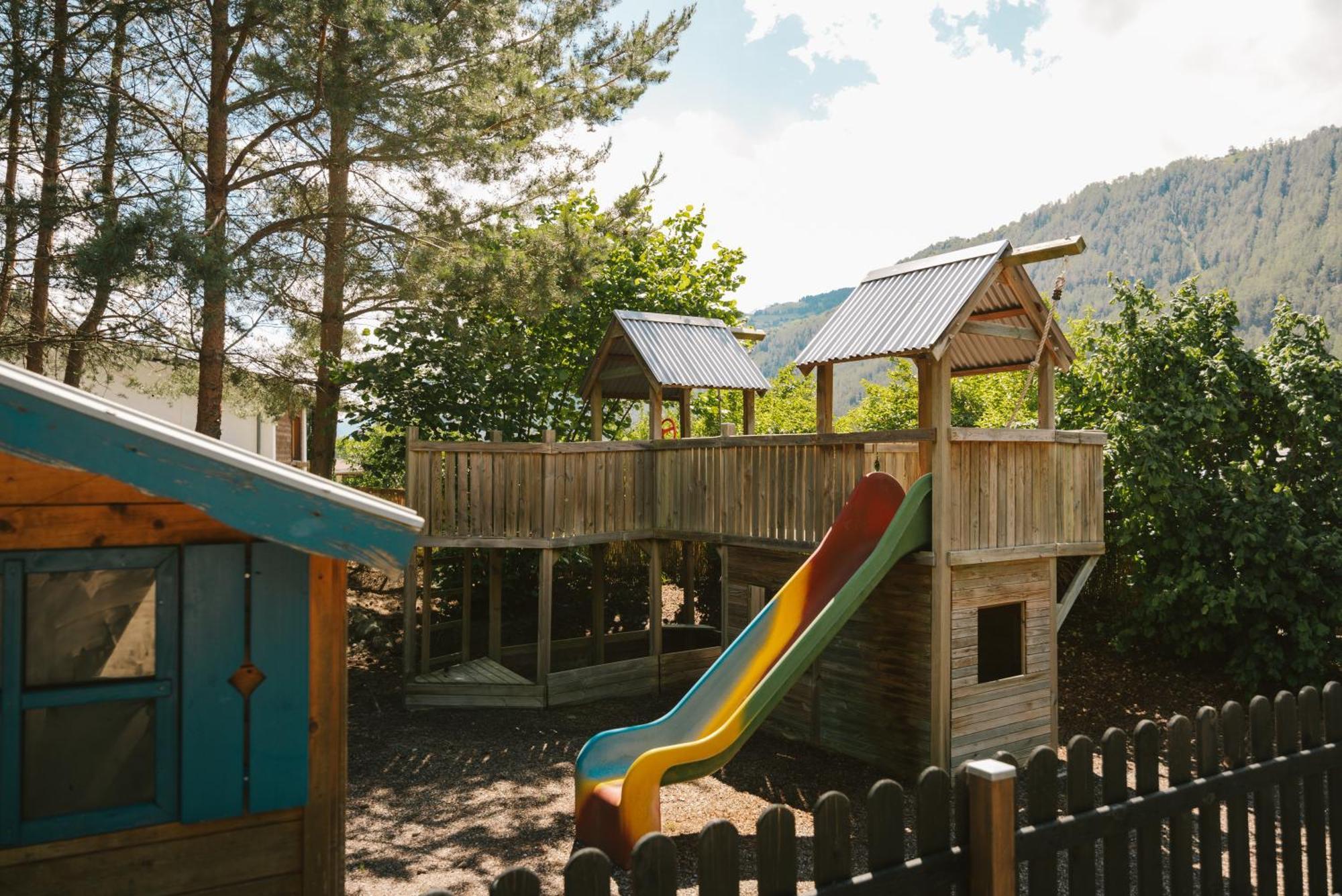 Neueroeffnung Miaflor Familien- & Aktivresort Ried im Oberinntal Dış mekan fotoğraf