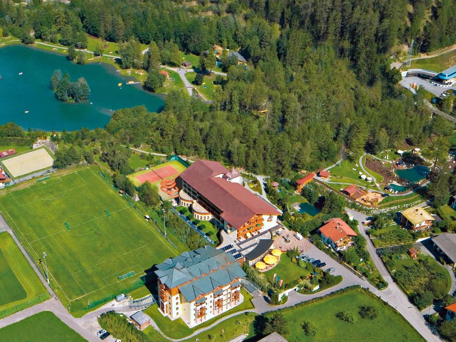 Neueroeffnung Miaflor Familien- & Aktivresort Ried im Oberinntal Dış mekan fotoğraf